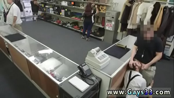 Video di sesso gay che accarezza la palla succhia il cazzo e si fa scopare!