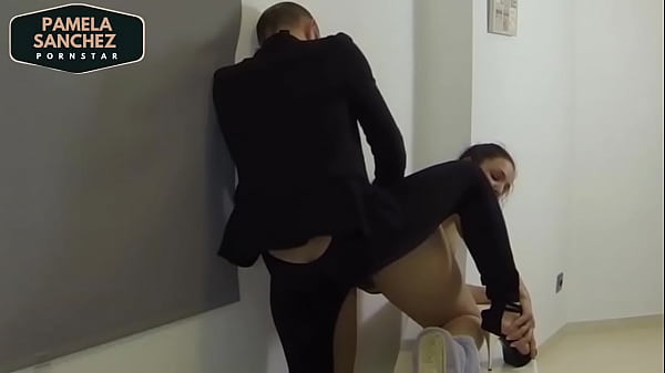 Der Junge Jesus Sanchezx Er trägt Absätze und sie ist ziemlich geil. Weitere Videos finden Sie unter pamelasanchez.eu