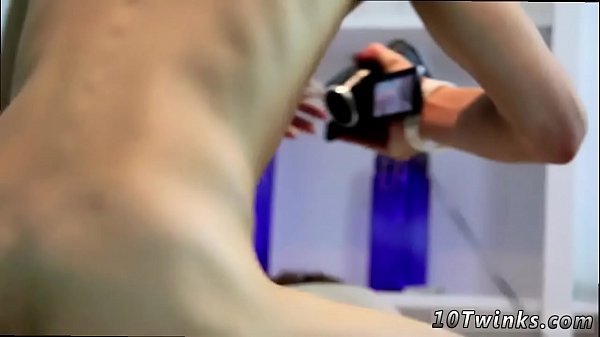 Porno para chicos emo gays y pequeños ¡Entra en la acción sin condón!