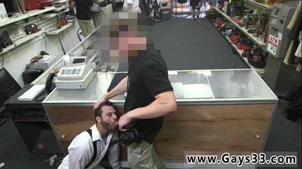 Nackter, hübscher Adonis und afrikanische Twink-Boys, schwuler Sexfilm „Sucking Dick“.