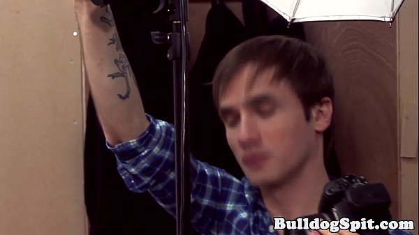 Des stars du porno britanniques jockstrap interviewées