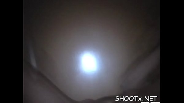 Gà con không chuyên cưỡi nhân tình của mình không ngừng nghỉ suốt đêm