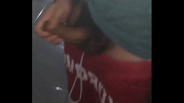 Mostrando meu p&ecirc_nis pequeno