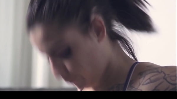 CASTING FRANCAIS - Dulce novato tatuado filma su primera escena porno