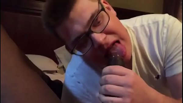 Mút một BBC Uncut Dick (Uncut? kik me at gay21guy1994)