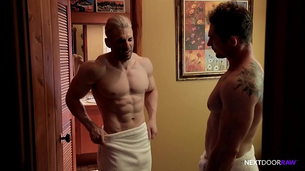 NextDoorRaw Markie More &amp_ Muscle Hunk Bố Bareback Fuck