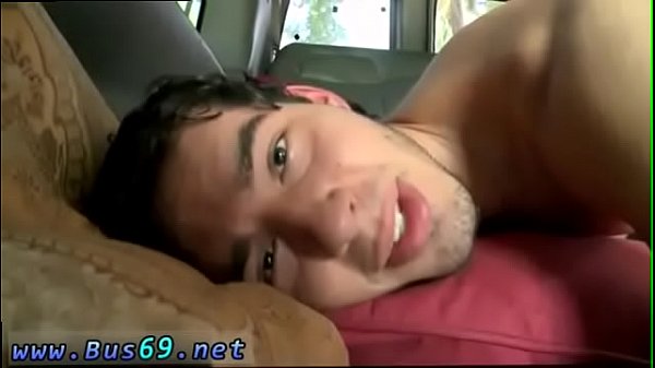 直男同性恋性行为和舔妈妈的男孩