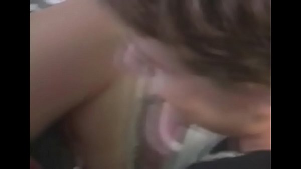 Mädchen von nebenan mit idealem Körperliebhaber zum Bohren