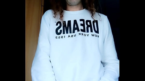 La donna divorziata che fingeva di essere una poliziotta.La verit&agrave_? (Era solo na zoccola).Solamente una donna nuda con la voglia di un grosso cazzo.