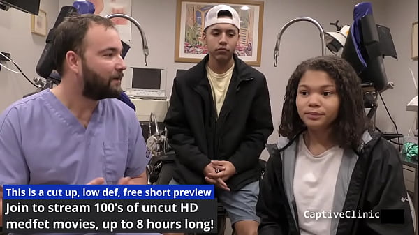 ¡Michelle Anderson es llevada por agentes de la TSA para una inspección de registro al desnudo realizada por el Doctor Tampa y la agente de la TSA Destiny Cruz! ¡Película completa de 1 hora solo en BondageClinic! reponer