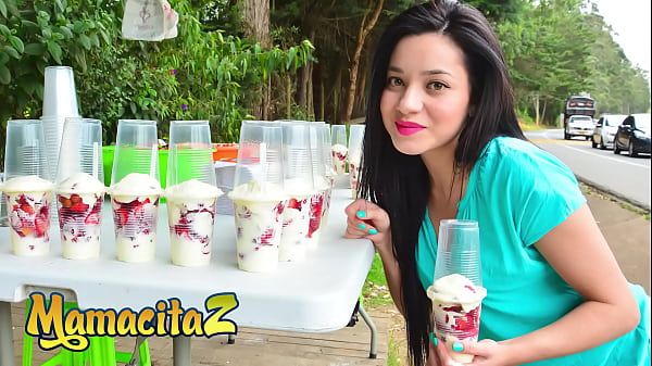 MAMACITAZ – (Juliana Davila, Pedro Nel) – Latina-Schönheit will unbedingt seinen Schwanz, nachdem er sie auf dem Markt verführt hat