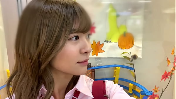 Amazing gorgeous Teen dances