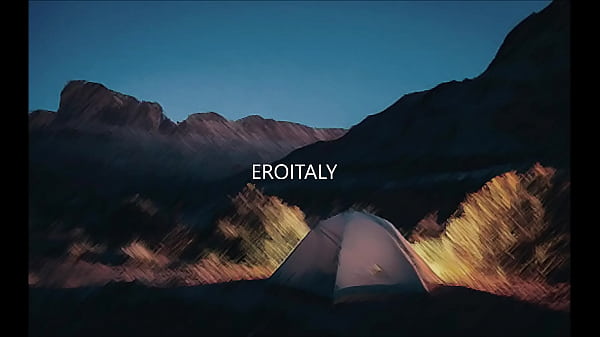 Lascia fuori ciò che puzza (sesso in tenda, campeggio)