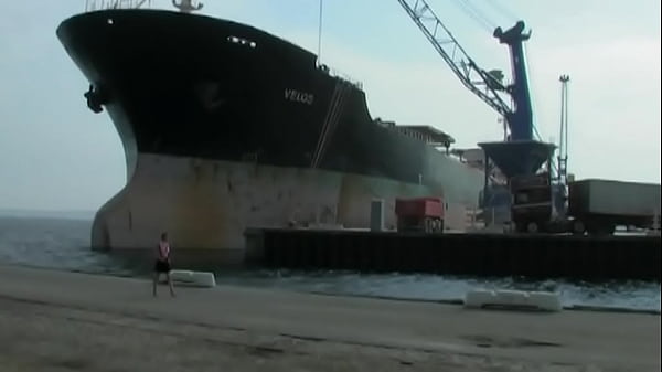 N'importe quel trou fera l'affaire (suédois, 2008)