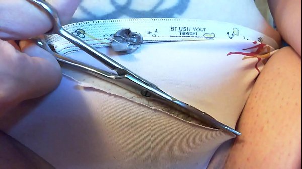 Nicoletta chơi với chiếc quần lót trắng nóng bỏng này và tiêu diệt tất cả