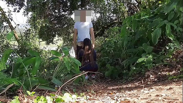 Levando-o para o céu_ na margem do rio