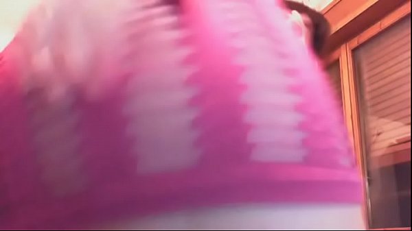 Viens ici et adore mon cul vraiment parfait, es-tu prêt ? Je t'attends