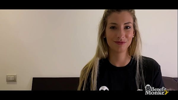 Amateurpaar - Shona River Me erzählt mir von ihren Erfahrungen und masturbiert schließlich | Benefit Monkey