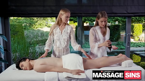 Massaggio dei tessuti profondi! Nancy A, Hailey Sanders, Tiffany Tatum per MassageSins