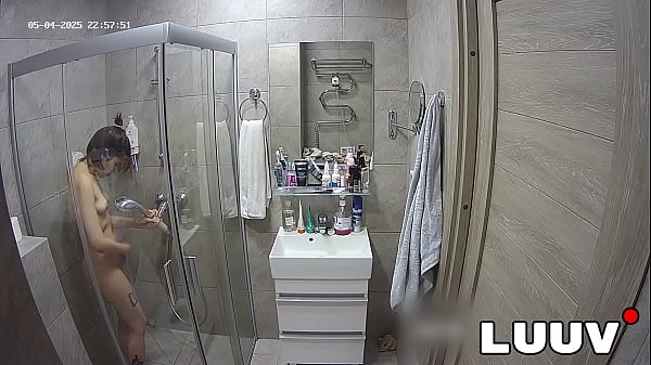 Erstaunliches junges Mädchen neckt