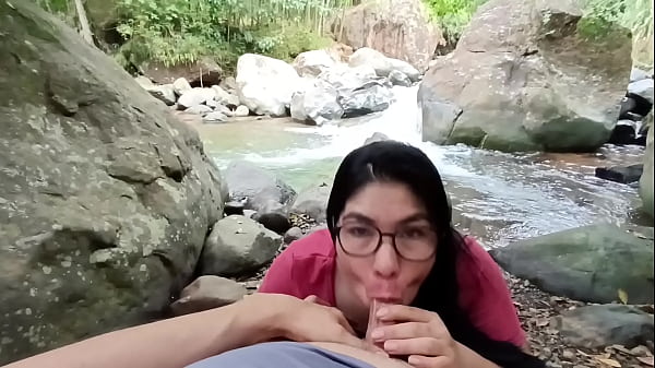 un d&iacute_a en la monta&ntilde_a con mi mejor amigo muy caliente .. ME FOLLA Y ME PONA CHUPARLE LA POLLA al muy loco.. Alexachris20