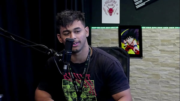 É difícil comer uma menina, não houve propostas de fetiches nojentos, ele mostrou posição para fazer sexo, e posição sentada... - Guilherme Cineasta Porn&ocirc_ (ASSISTA ON: SHEER/RED)