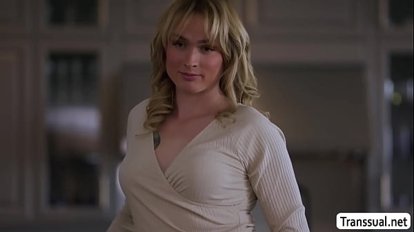 Fastidioso traditore di TS senza preservativo scopato così forte!