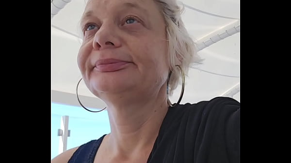 A la recherche d'_un inconnu pendant ma croisi&egrave_re pour me baiser la chatte et le...