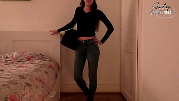 Nous devons vraiment partager le même lit ???Vous avez invité votre meilleur ami à...