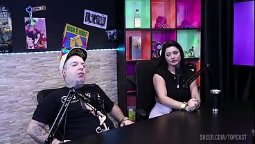 Ha scopato la sposata Monica Lima dal vivo sul web e suo marito l'ha semplicemente guardata. Bruna Carlos, una bionda molto calda, ha scopato Monica Lima davanti al mite cornuto.