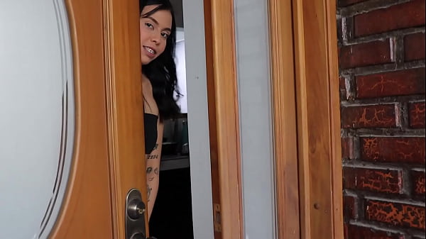 VECINA BUENOS DIAS, QUISIERA UN VASITO DE AGUA, VECINA QUE HACES DESNUDA TU NOVIO NOS PUEDE VER