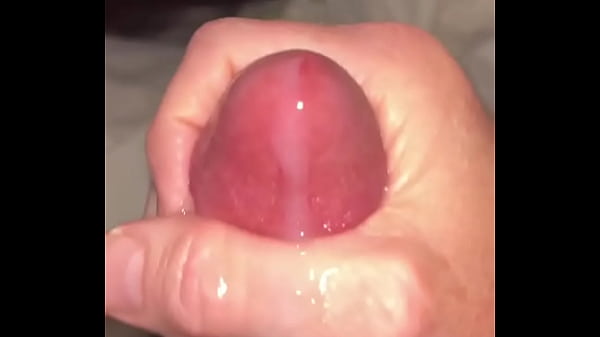 Süßes junges Mädchen zieht sich aus