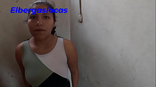 Abbiamo scopato con la mia collega nella stanza delle pulizie dell'azienda, lei mi ha detto che aveva la fantasia di fare sesso all'interno dell'azienda e abbiamo scopato davvero forte all'interno dell'azienda