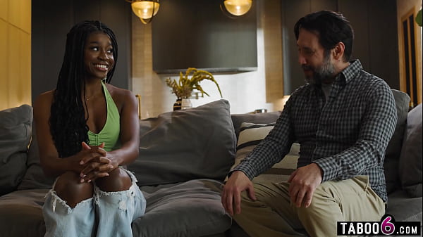 Sự trả thù của cuck với MILF da đen nóng bỏng Nicole Kitt, người không ấn tượng