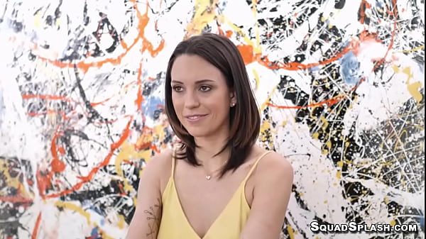 La peluda Jade Nile se pone orgazam y lame