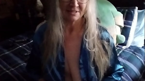 Momma Vee - Come Fuck Your &quot_Step&quot_ Mom!