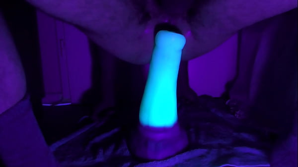 Rái cá Dildo Balls Deep Black Light UV Anal Dildo Play - Glow in the Dark, Extreme DD Play