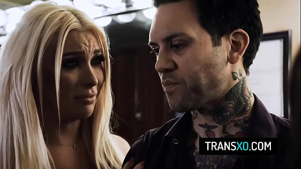 Blonde tranny stripper Aubrey Kate in threesome sex