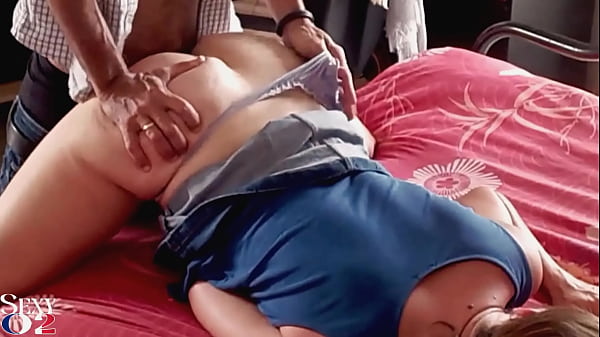 2008 - Amateur français, string en satin gris, jupe en jean bleu denim, baise par derrière, levrette, éjaculation