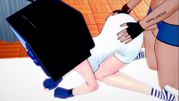 Tv Woman si spoglia nuda in infermeria per scopare