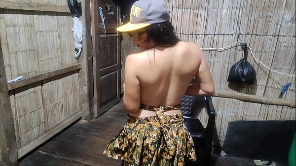 विवादास्पद अवर्णनीय घटना!! सैन्य सौतेली माँ ने घरेलू पोर्न बनाने का निर्णय तब लिया जब उसने अपनी नौकरी में वेतन वृद्धि की माँग की और उसे वेतन नहीं दिया गया। असली घर का बना अश्लील