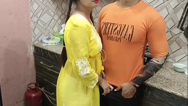 第一次 jija sali ki 浪漫性爱视频 Mera 妻子 ka bahan ke sath 第一次我的房间在印度美丽的女人 2 中性交