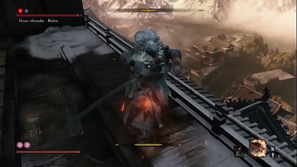 Un vecchio arrapato mi scopa con il suo machete ma il mio è più forte e finisco per scoparlo