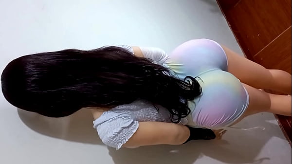Madrasta gostosa e deslumbrante ansiosa para gozar no calor de seu corpo PRIMEIRA VEZ SEXO ANAL, HARDCORE E CUM DENTRO DE UMA BIG ASS MILF (18 anos)