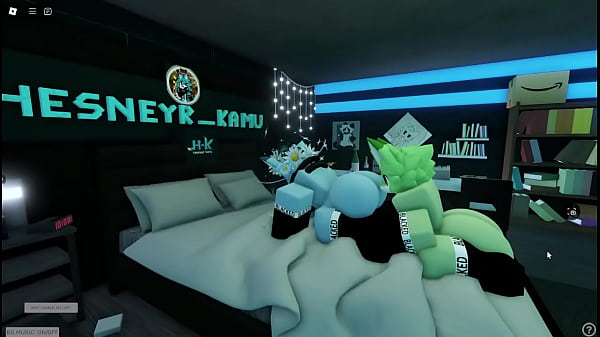 Roblox furry fulfilling his sniffing fetish...(SNO / MX RLN)