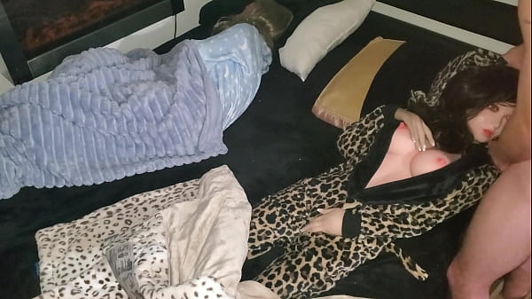 Shhh! Non alzare la tua amica bambola! (4K-UHD)