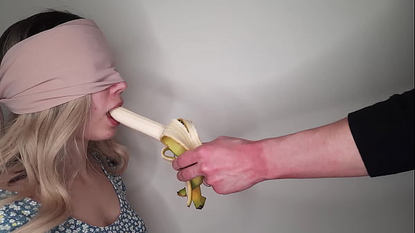 Incredibile esibizione di una bella teenager