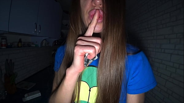 Sự phản bội thực sự. Người vợ đã quay một video về bạn của chồng cô ấy làm tình cô ấy 4K