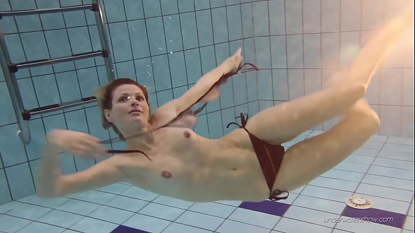 感性的金发少女