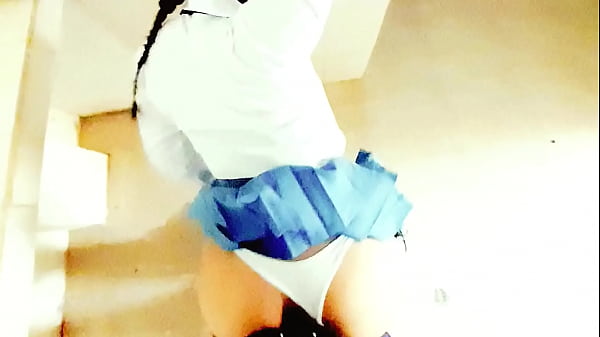 Sesso per soldi a scuola - Do 100 dollari a una bellissima studentessa con un grosso culo